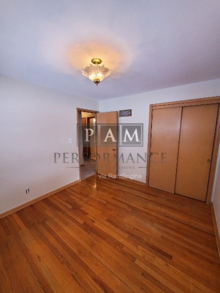 Photo - 911 N Hine Ave