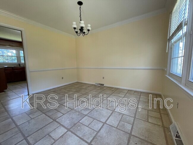 Photo - 6 Colgate Cir