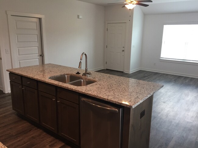 Kitchen facing into livingroom - 2706 N Teresa Dr