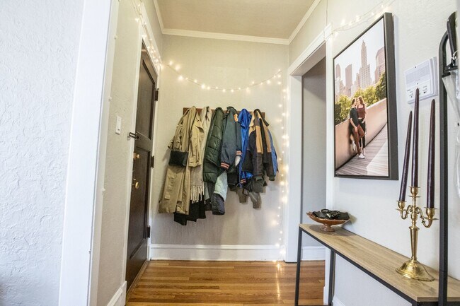 Photo - 1514 W Addison St Unidad 3E