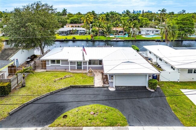 2832 NW 10th Ave