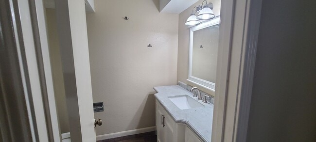 Photo - 4 Bed 3 Bath House in Forest Hills