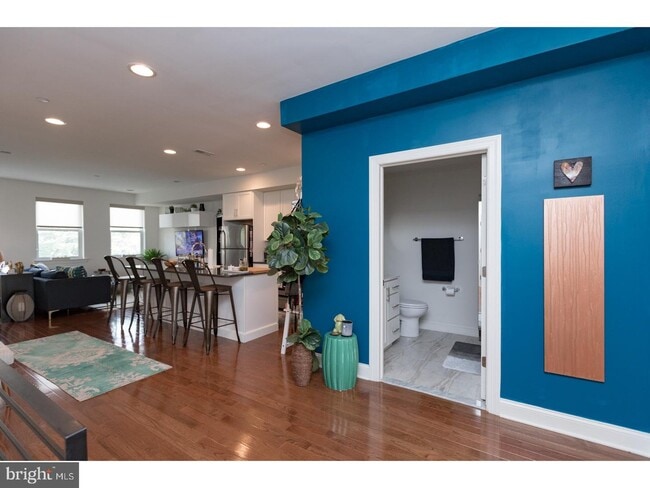 Photo - 1253 N Mascher St Unit B