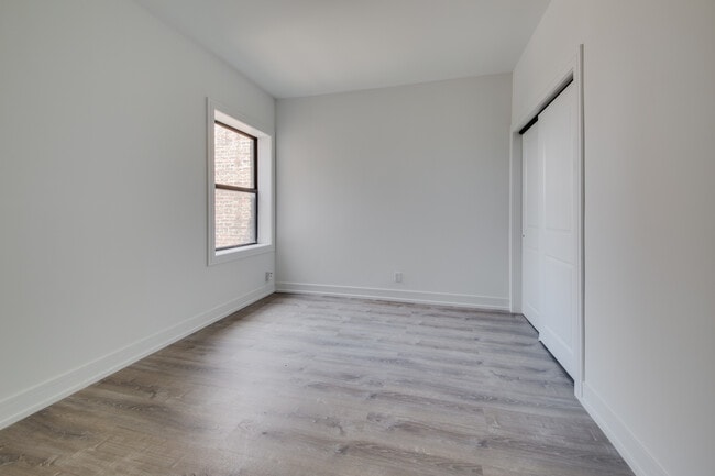 Photo - 3056 W Cortland St Unidad 103