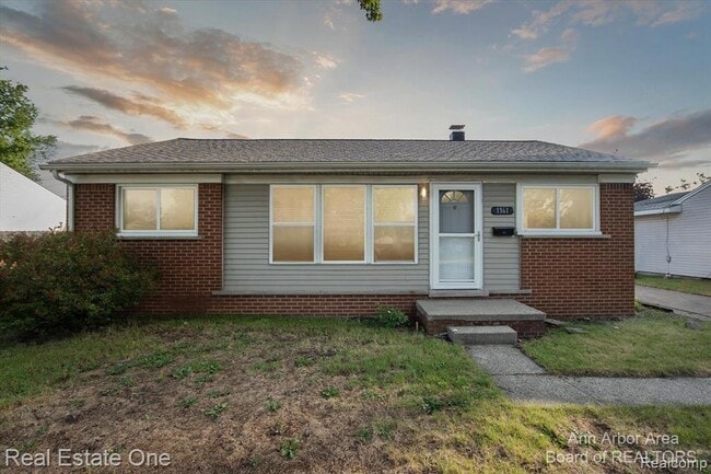 Building Photo - 1361 Duncan Ave Rental