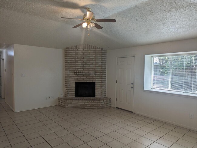 Photo - 21318 Meadowhill Dr