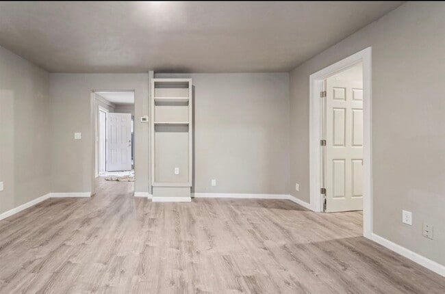 Viviendo - 200 W Beacon Ave Unidad B