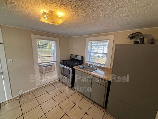 Photo - 118 13th Ave