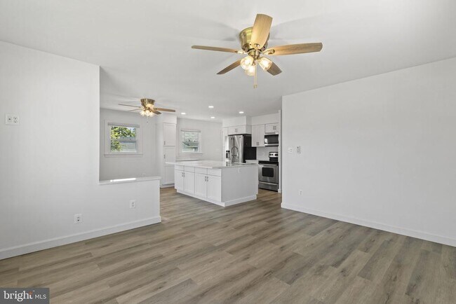 Photo - 7212 Bay Front Rd