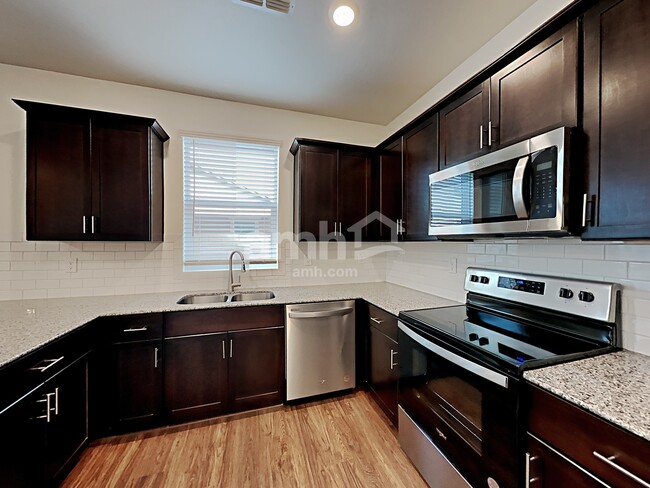 Photo - 684 W Laredo Ave