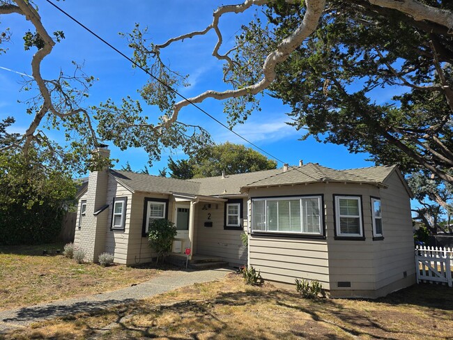 Building Photo - Charming 3-Bedroom Home in Monterey
