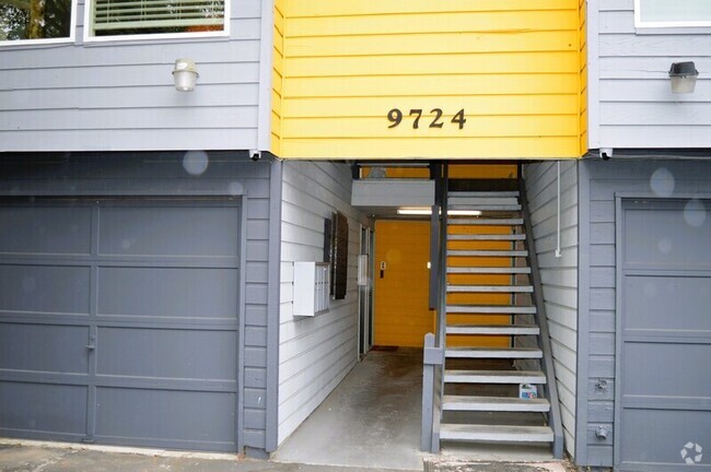 Building Photo - 9742 6th Ave NW Unit #E Rental
