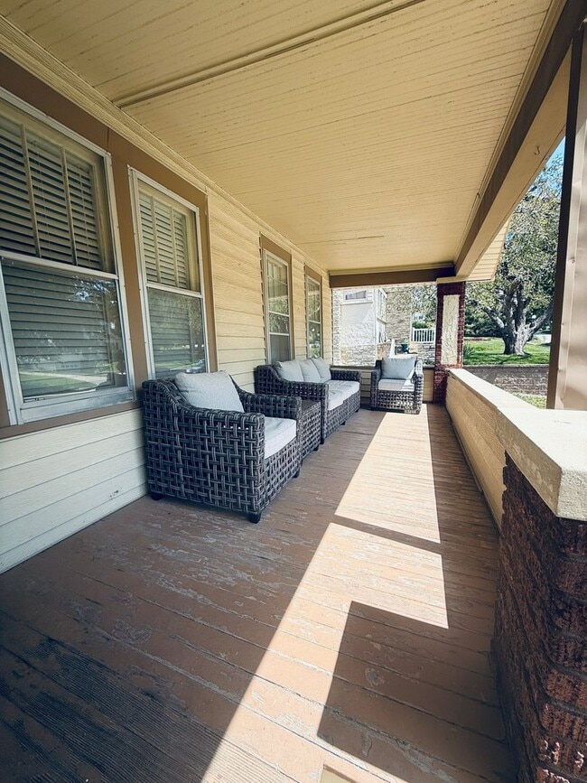 Photo - 4666 Poppleton Ave