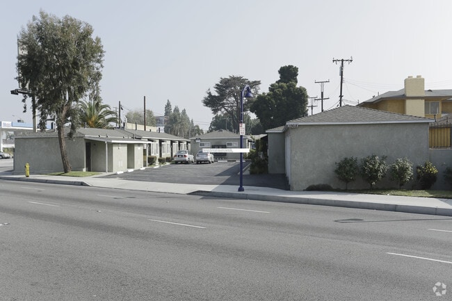 Primary Photo - 12618 Lakewood Blvd Rental
