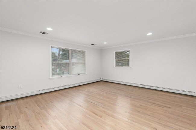 Photo - 4 Coppola St