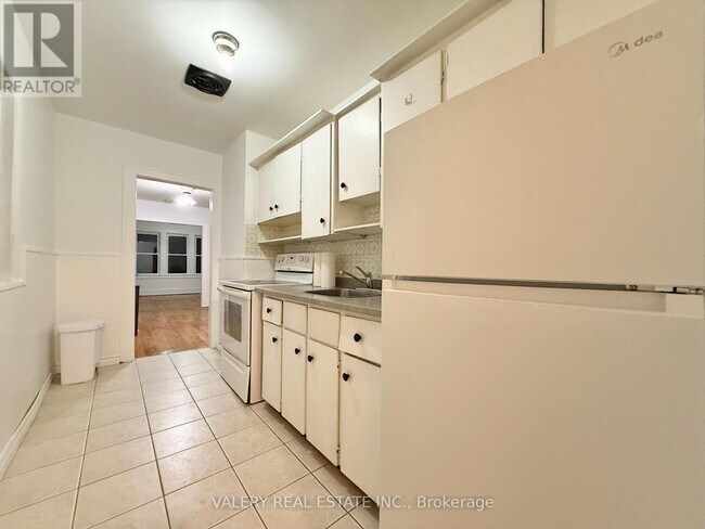 Photo - 1093 Howard Ave Unit 4