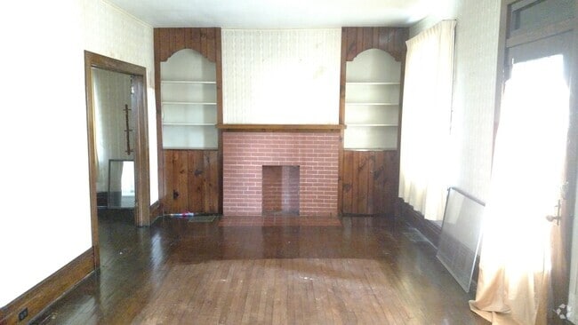 Building Photo - 217 Connellsville St Rental