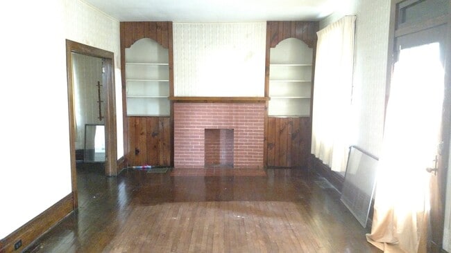 Photo - 217 Connellsville St House
