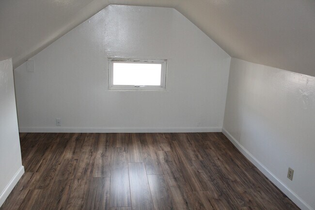 Photo - 329 McKinley St