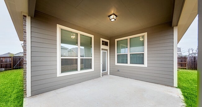 Building Photo - 3032 Stonebriar Ct