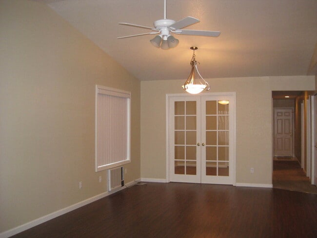 Photo - 3 Bedroom 2 Bath Duplex at the end of a Cul-De-Sac