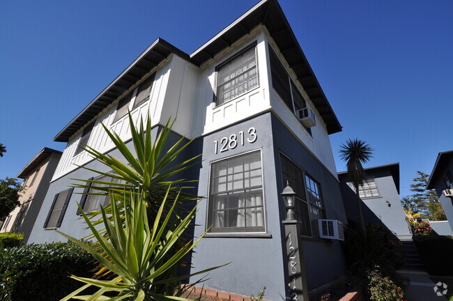 Building Photo - 12807 Burbank Blvd Unit 12813-6 Rental