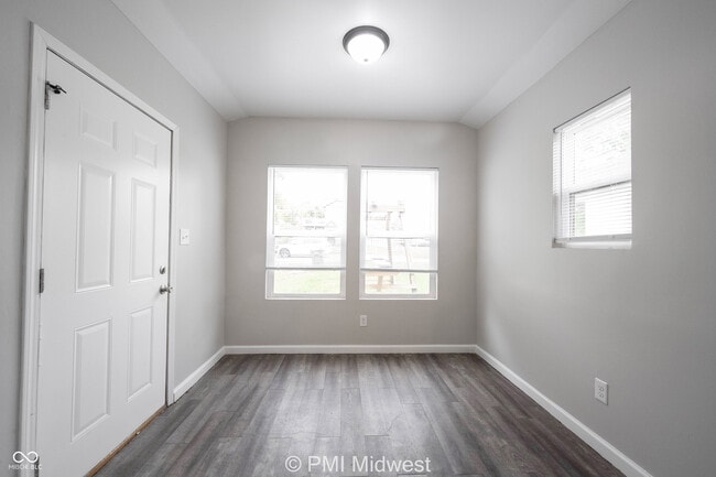 Photo - 955 N Traub Ave