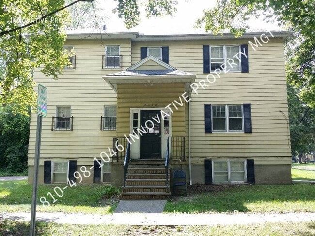 Building Photo - 702 Thomson St Unit 4