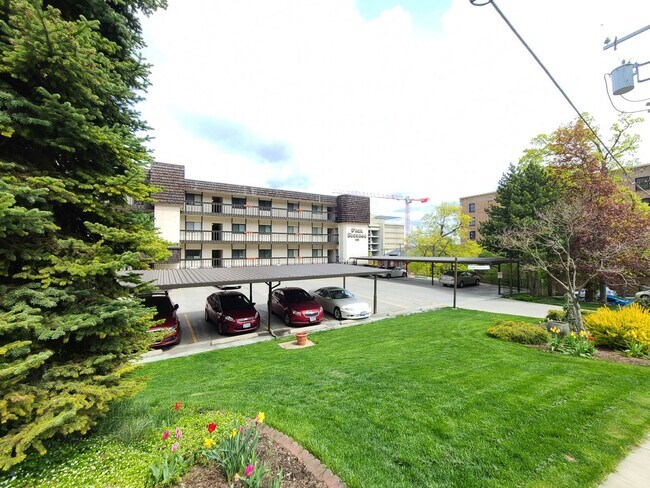 Photo - $1,650 - 2 Bed / 2 Bath Spacious Top Floor...