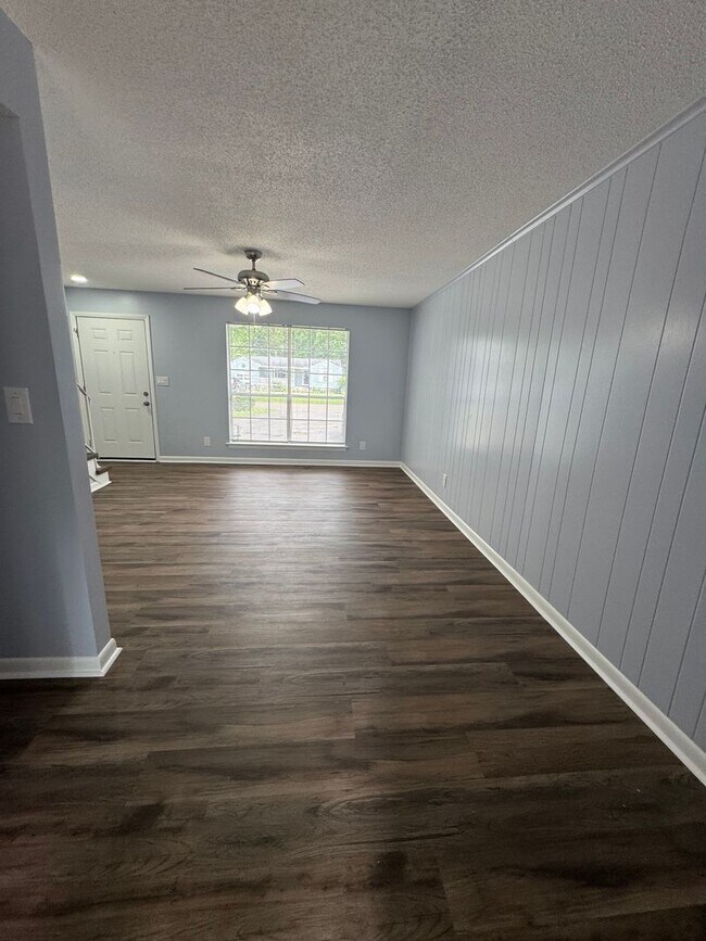 Photo - 713 Woodvale Ave Unit A