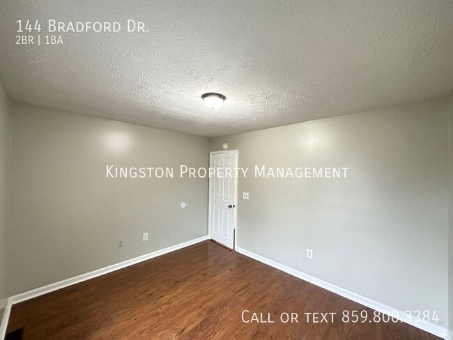 Photo - 144 Bradford Dr