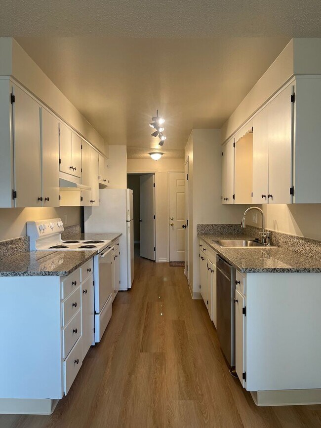 Photo - 3411 3rd Ave SE Unidad 3411