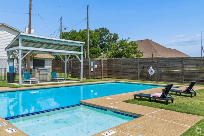 Piscina - Hampton Townhomes