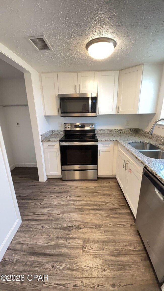 Photo - 1637 N James Ave