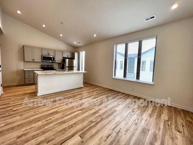 Photo - 2230 R St Unit 4