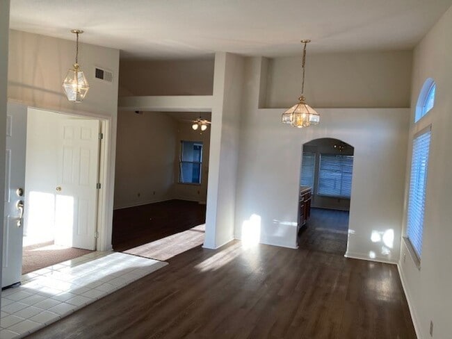 Photo - Woodcreek Oaks area 4 bedroom.