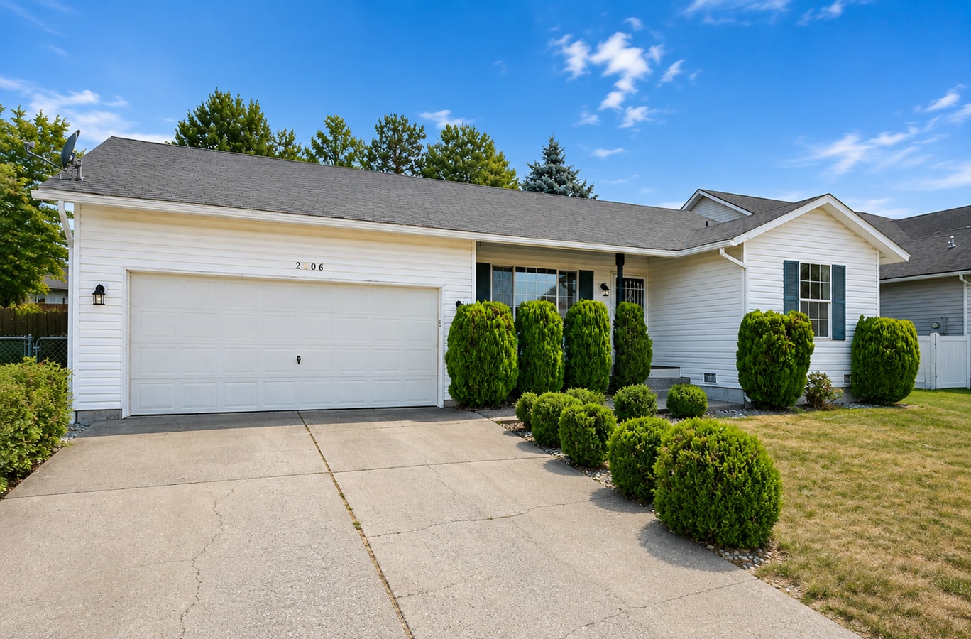 Photo - 2806 Oxford Ln
