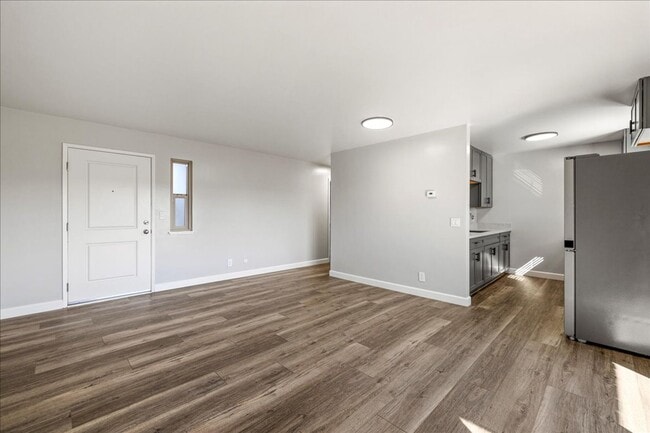 Photo - Plaza Apartments