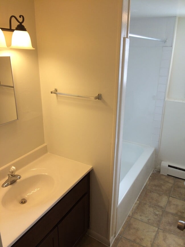 Photo - DREW LN. -100