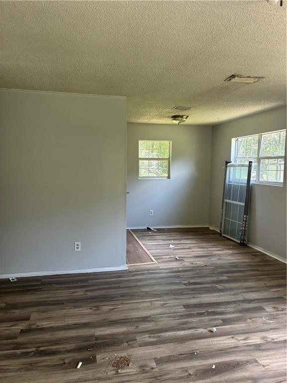 Photo - 1337 Stewart Rd
