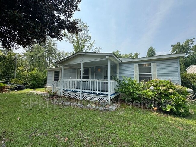 1227 Village Rd NE