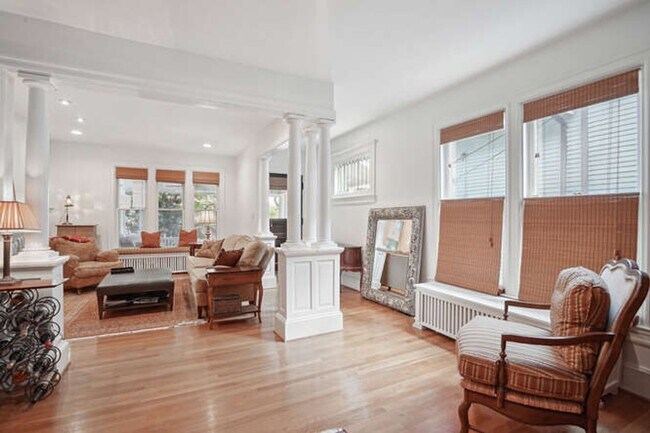 Photo - Cleveland Park 5 Bedroom, 3.5 Bath