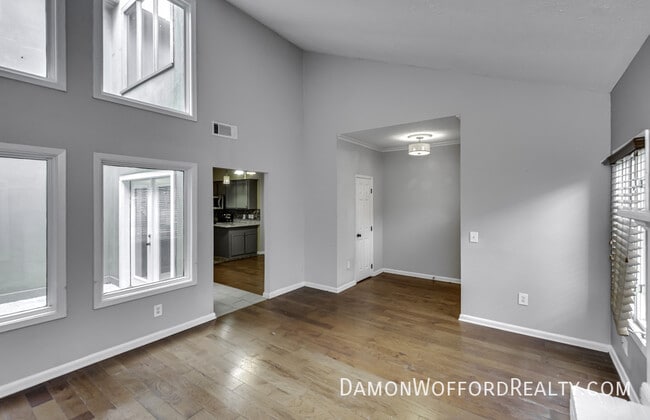 Photo - 34 Park Crest Pl