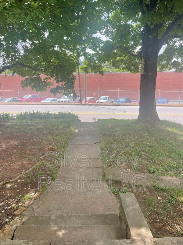 Photo - 914 E Madison Ave