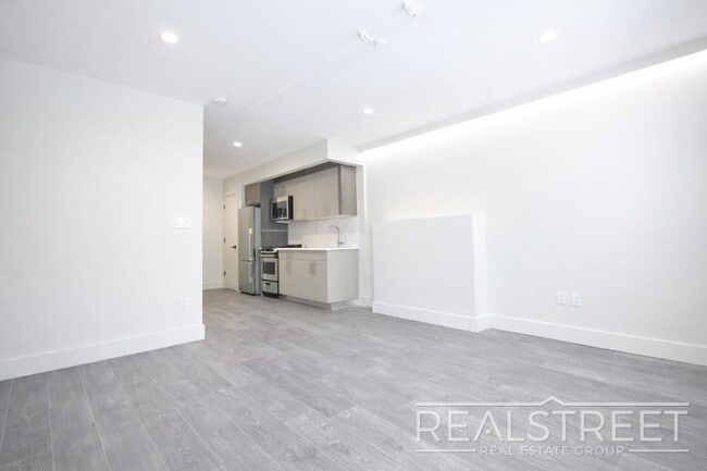 Photo - Brand New 1 Bed w Full Kitchen Amenities in Prime Crown Heights Unidad 4A