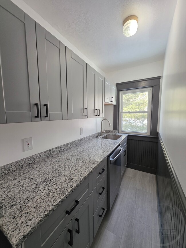 Photo - 49 Fenwood Ave Unit 2nd Floor