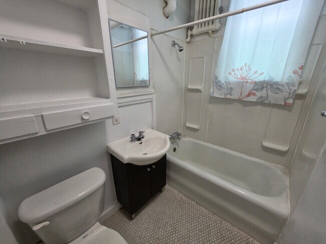 Photo - 429 Qu'Appelle Ave Unité F