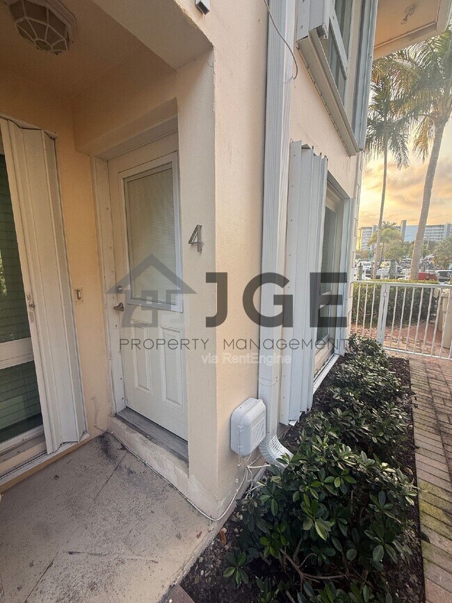 Photo - 861 SE 22nd Ave Unit Apt 4