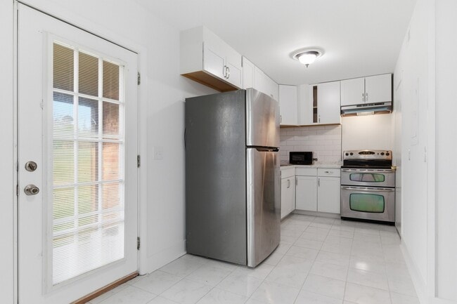 Photo - 729 McPherson Dr