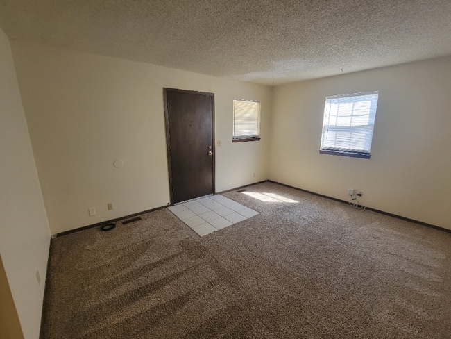 Photo - 735 S Everett St